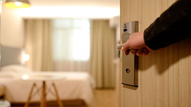 Piešķir 2,55 miljonus eiro operacionālo izmaksu segšanai viesnīcām