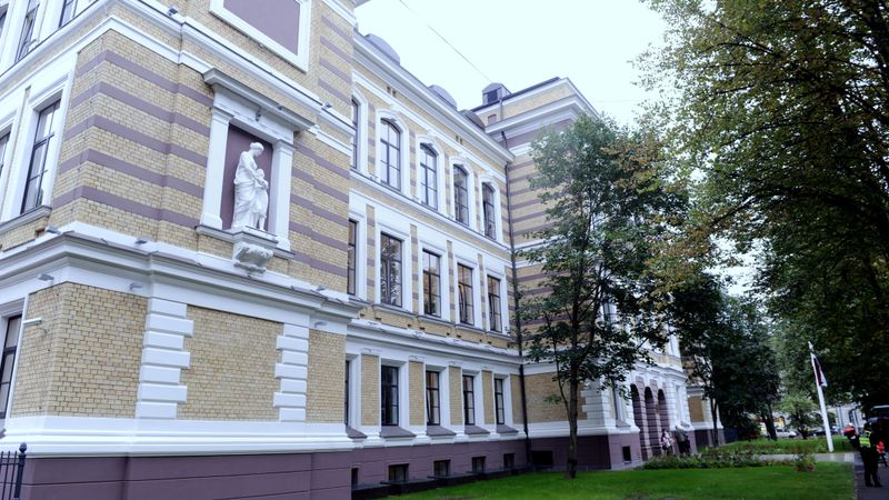 Ieguldot 4,3 miljonus, Rīdze jauno mācību gadu atsāk restaurētā ēkā