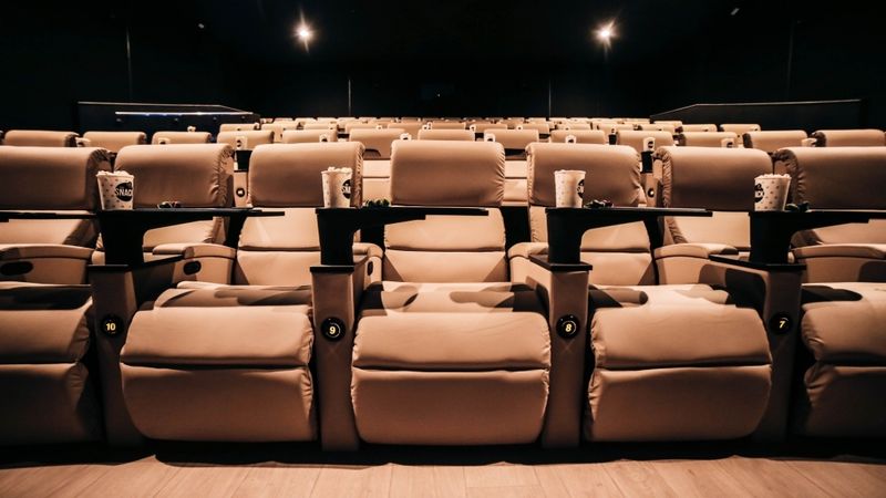 Precizēta - Forum Cinemas plāno pārņemt kinoteātri tirdzniecības centrā Akropole Alfa