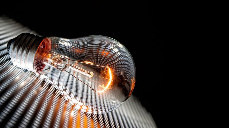 Papildināta - Arī otrdien gaidāma rekordaugsta vidējā elektroenerģijas biržas cena