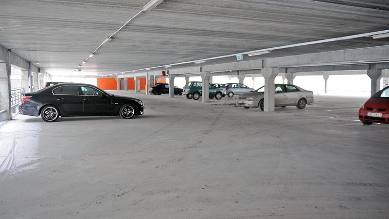 Stāvparkus Rīgā sāks ierīkot nākamgad