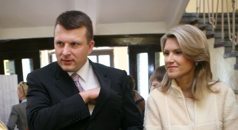 Šlesere no vīra dāvanā saņem īpašumus 2,3 miljonu latu vērtībā