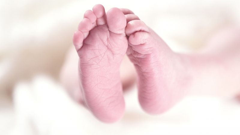 Latvijā sesto mēnesi pēc kārtas jaundzimušo ir mazāk par tūkstoti