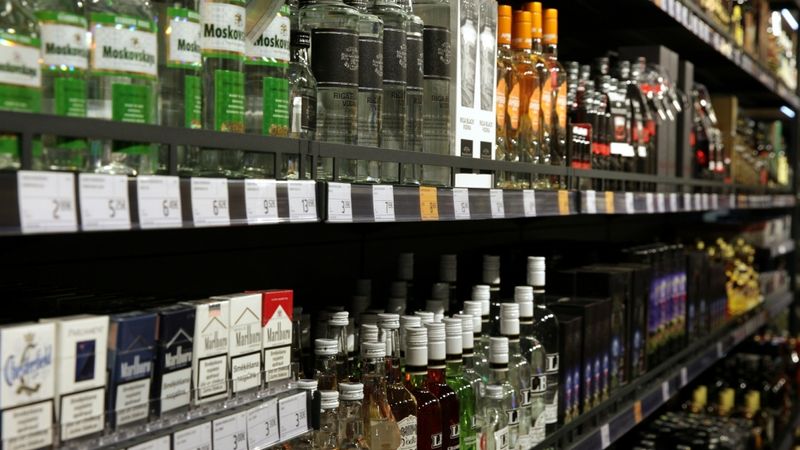 Alkohola cenas Latvijā var kāpt lielākā mērā, nekā augs akcīzes nodoklis