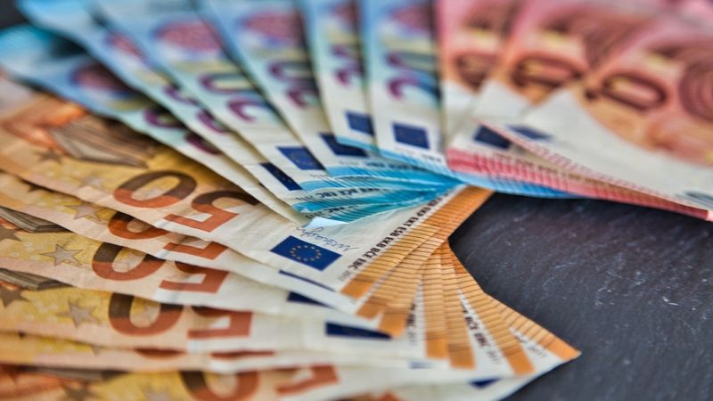 Sarucis spēkā esošo saistību skaits