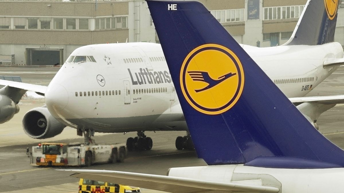 Lufthansa; lidmašīna;