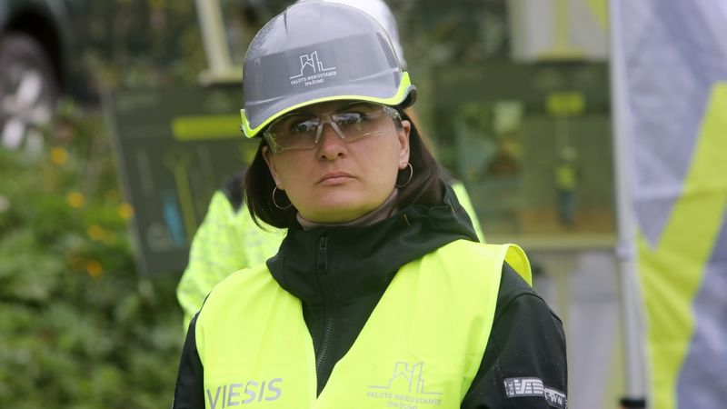 Par neatbilstošu dzeloņstiepļu piegādi robežžogam apsūdzēta Nodrošinājuma valsts aģentūras vadība