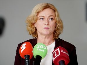 NA ministru amatiem virza Indriksoni, Dombravu, Puntuli un Vitenbergu