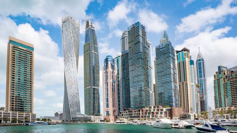 Pēc jaunā koronavīrusa uzliesmojuma Dubaijā slēgti bāri un krogi