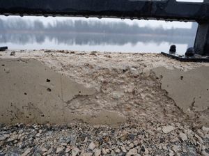 Gatavojas sākt Mūkusalas promenādes defektu novēršanu