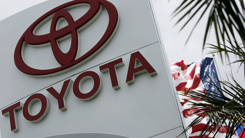 Toyota atsauks vēl 8 tūkstošus transportlīdzekļu ASV