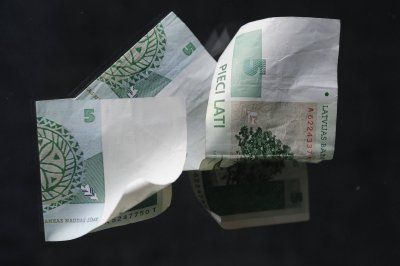 Valsts budžeta deficīts vairāk nekā piecas reizes mazāks