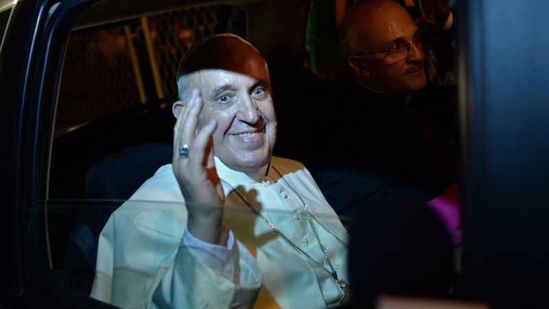 Protestējot pret pāvesta vizītes izmaksām, Brazīlijā sākušies nemieri