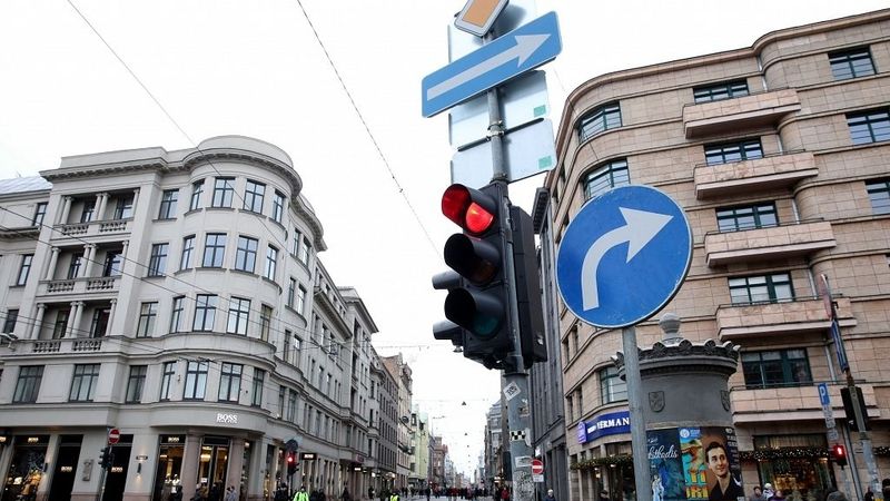 Tērbatas ielā plānots testēt zaļās sienas, zaļo jumtus un lietusdārzus