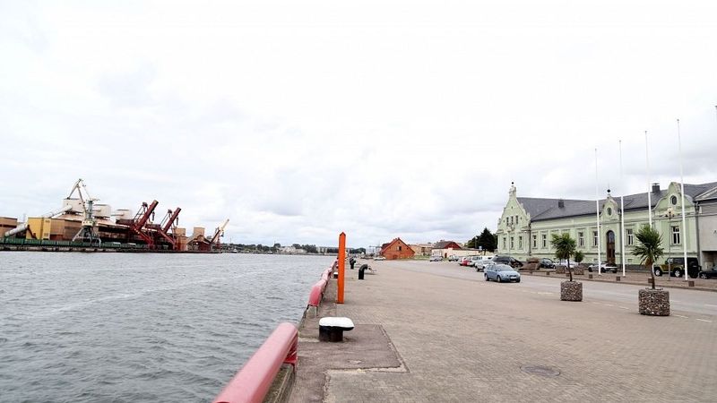 Ventspils brīvostā darbības ar banku kontiem apturētas pieciem uzņēmumiem