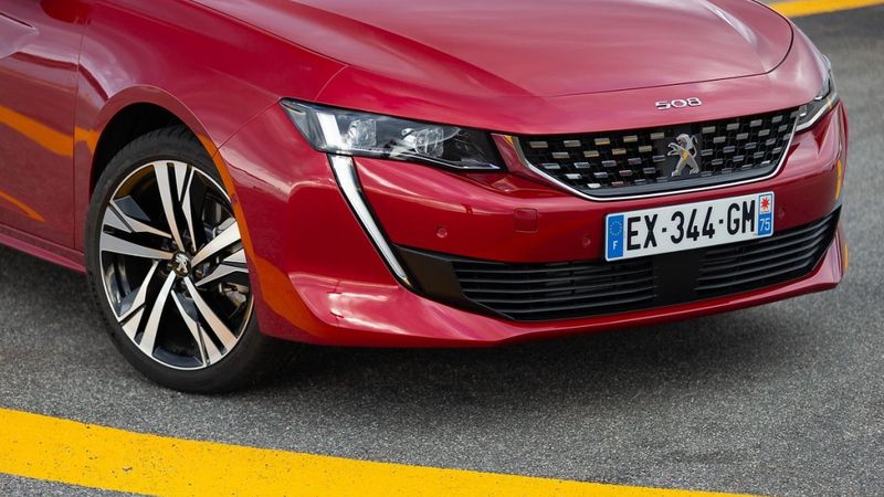 Peugeot 508 ir gatavs šarmēt
