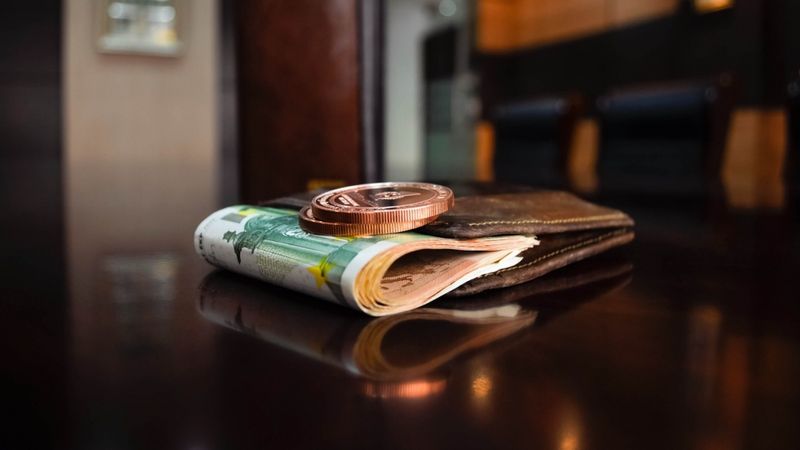 4finance piedāvā kredītbrīvdienas un ierobežo kredītu izsniegšanu