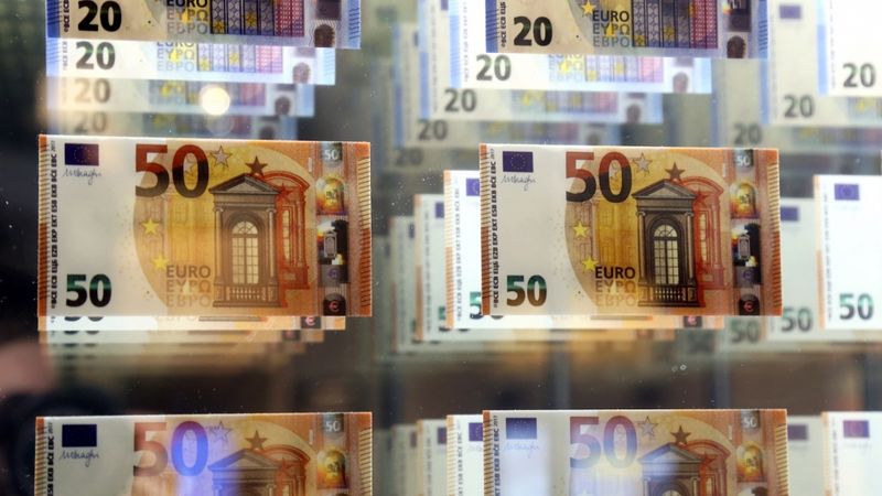Problēmas var būt 10 bankām Latvijā, kuras nav sakārtojušas savu darbību ar ārvalstu klientiem