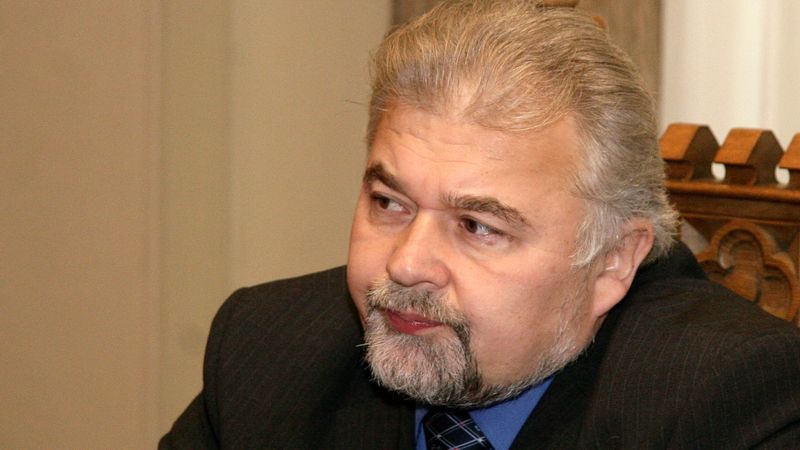 Makarovs par uzņēmumu daļu nodošanas VSAA fiasko: lēmumi netika finansiāli pamtoti