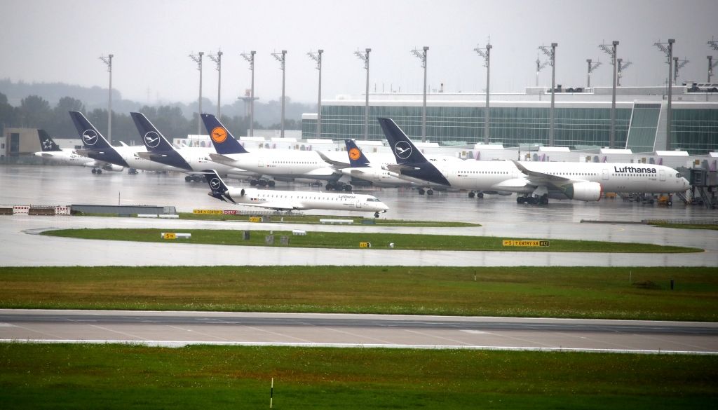 Lufthansa: Pandēmija apdraud 30 000 darbavietu
