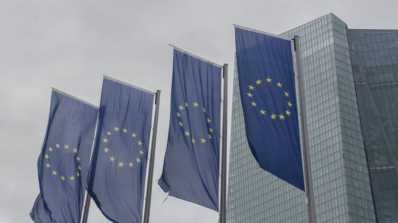 ECB atcels ierobežojumus banku dividenžu izmaksai