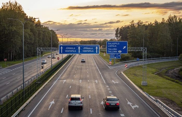 Atklāts atjaunotais Jūrmalas šosejas posms