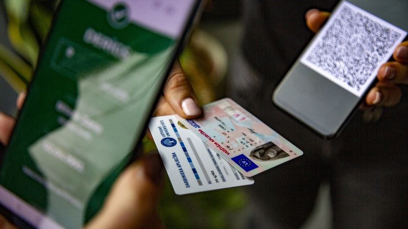 Koalīcijā apsvērta iespēja sertifikātus  atcelt no 1.aprīļa