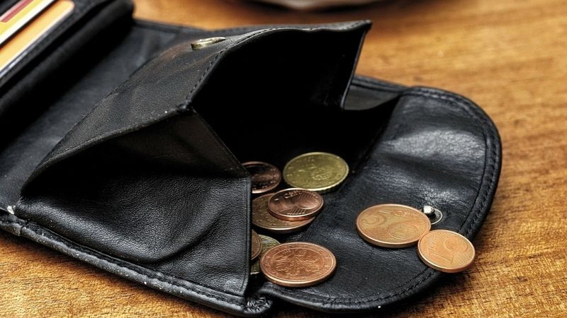 Vācija palielinās minimālo algu līdz 12 eiro stundā