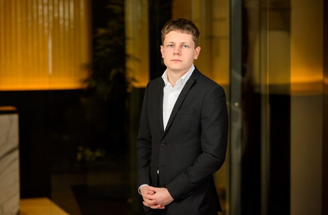 Augusts finanšu tirgos: FRS signāli, globāls obligāciju ienesīgumu kāpums un jauni rekordi mikroshēmu tirgū