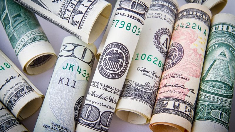 Krievija aizliedz izvest vairāk par 10 000 ASV dolāru