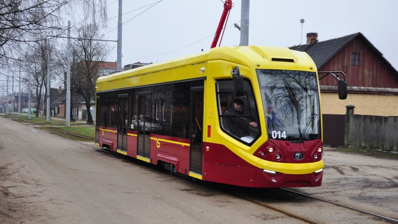Elektrības cenu dēļ Daugavpilī varētu celt braukšanas maksu tramvajos