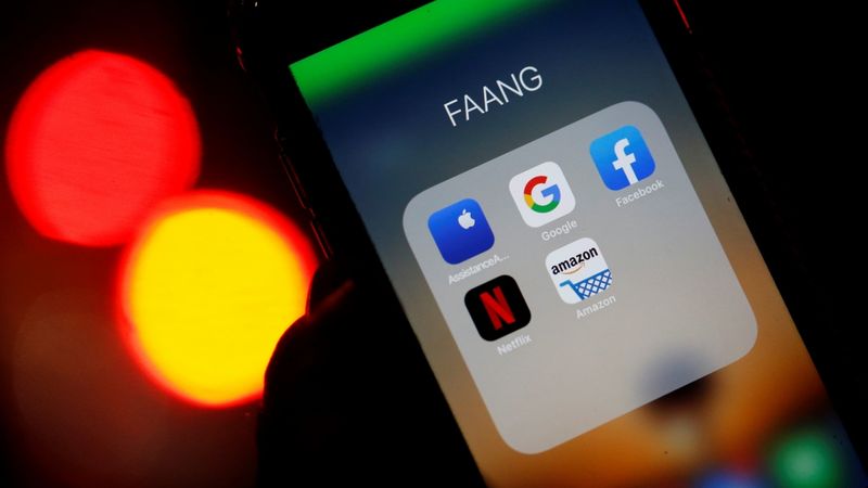 Apple, Alphabet un Facebook turpina rekordu pārsišanu