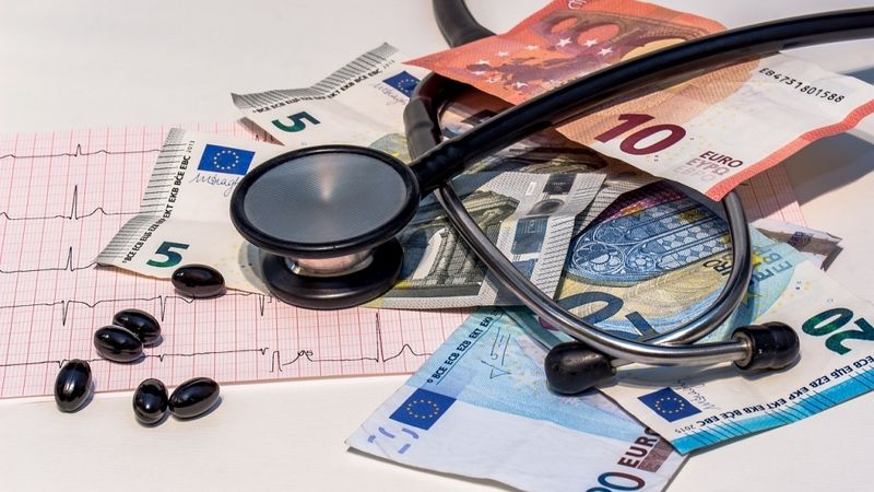 VM apsver iespēju obligāti prasīt uzrādīt diagnozi darbnespējas lapā