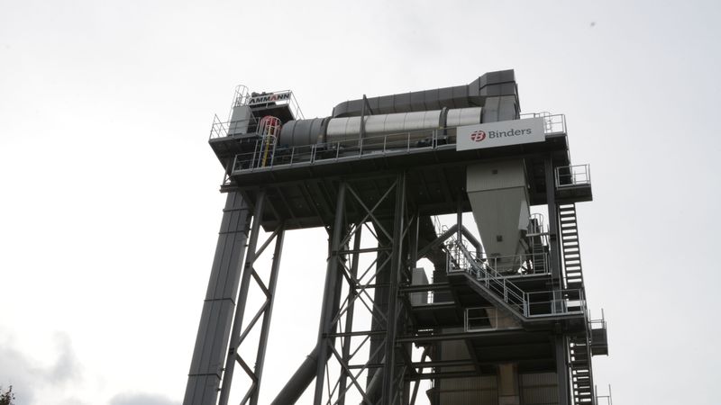 FOTO: Db.lv viesojas modernizētajā Binders  Vangažu asfaltbetona rūpnīcā