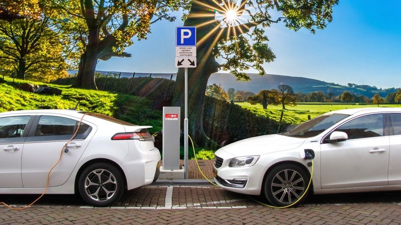 Jauna uzņēmējdarbības tendence Latvijā - elektrotransporta uzlāde par maksu