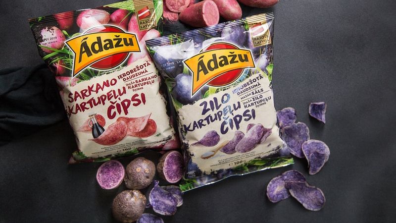 Ādažu Čipsi sāk krāsaino kartupeļu čipsu ražošanu