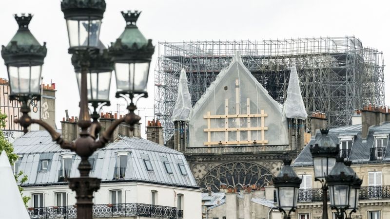 Parīzes Dievmātes katedrāles tuvumā krasi pieaugusi svina koncentrācija
