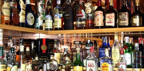 Atceļ aizliegumu pārdot alkoholu 1. septembrī