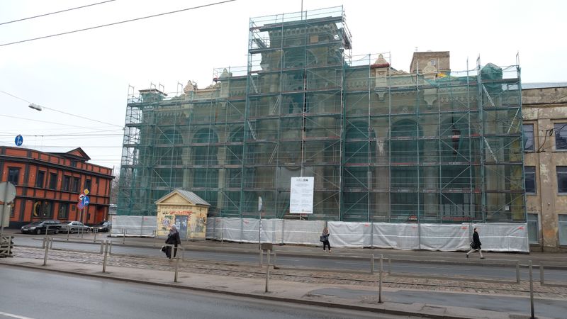Dienas tēma: Mikrotīkls iepūš dzīvību VEF ražotnē