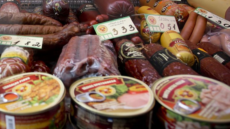 Ražotāji cenu karuselī cer uz valdību 