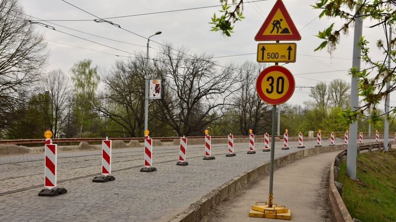 FOTO: Uzsākta Brasas tilta pārbūve