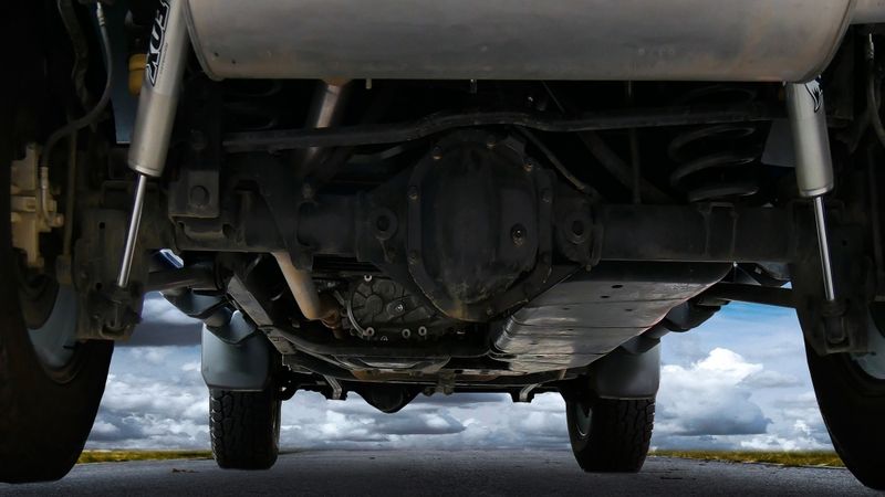 Dažus metālus gravitācija pagaidām neskar
