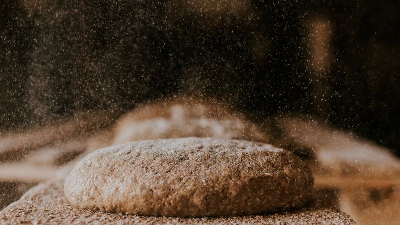 N.Bomja maiznīca Lielezers strādā pie pārejas uz miltu beztaras glabāšanas sistēmu