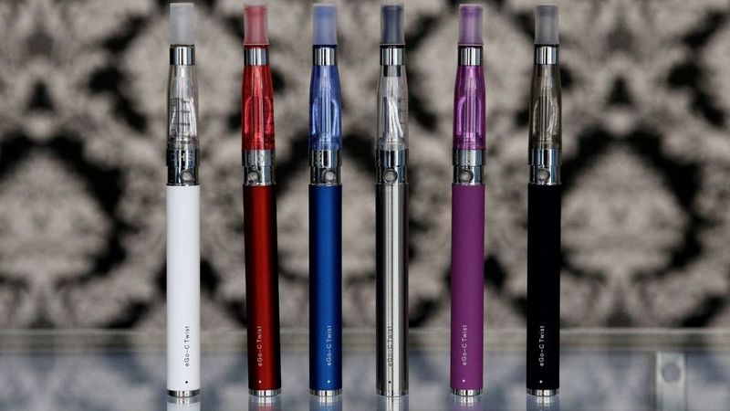 Latvijā vēlas aizliegt elektronisko cigarešu tirdzniecību