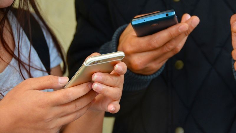 Datubāzes nedrošības dēļ miljoniem īsziņu kļuvušas publiski pieejamas