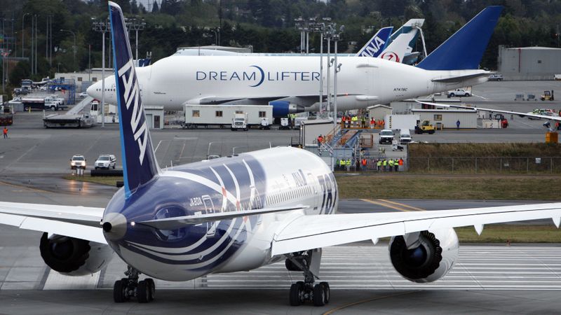 Milzu Boeing pēc kļūmes iestrēgusi nepareizā lidostā