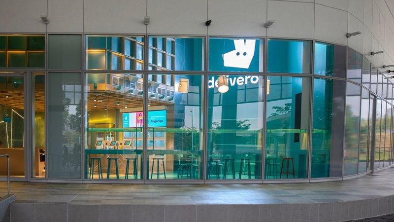 FOTO: Izveido gastrotirgu, kurā nav neviena apkalpojošā darbinieka