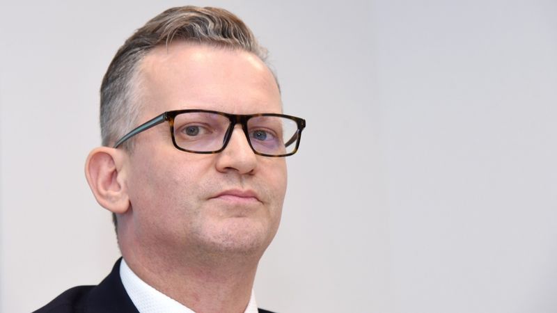 Paraksta ģenerālvienošanos stikla šķiedras nozarē