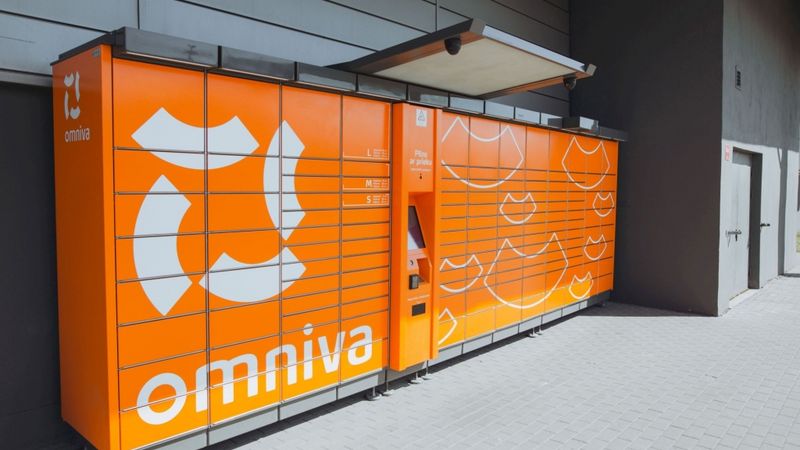 Omniva pilnībā pārtrauc skaidras naudas norēķinus Latvijā