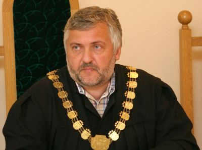 Saeima atbrīvo no darba tiesnesi Ziedoni Strazdu
